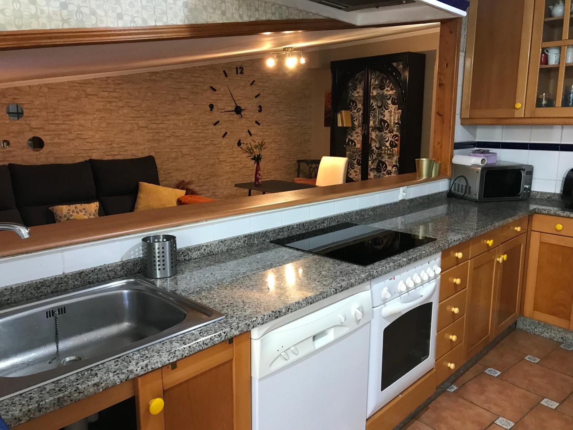 Apartamento Con Amplia Terraza Cerca Del Hospital Clinico Сантяго де Компостела Екстериор снимка
