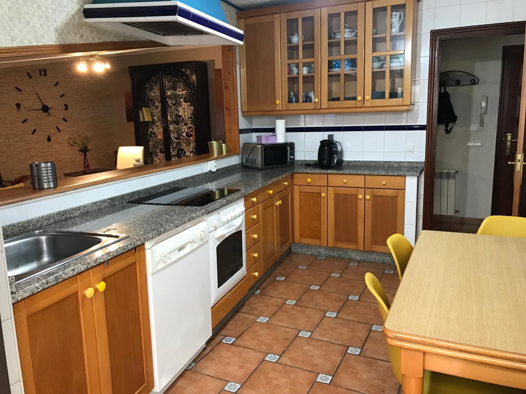 Apartamento Con Amplia Terraza Cerca Del Hospital Clinico Сантяго де Компостела Екстериор снимка
